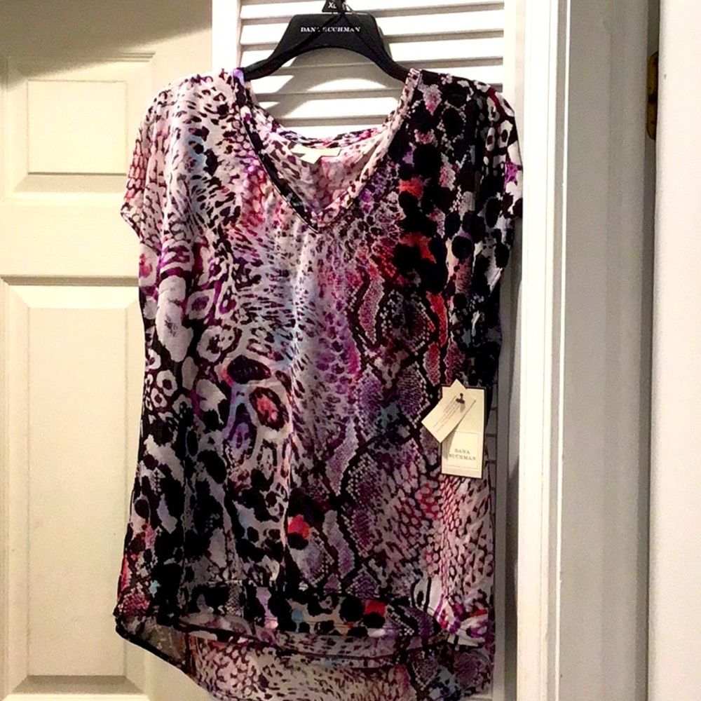 Animal Print mesh layered V neck blouse